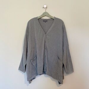 NWOT Barefoot Dreams Button-Front CozyChic Cardigan Gray